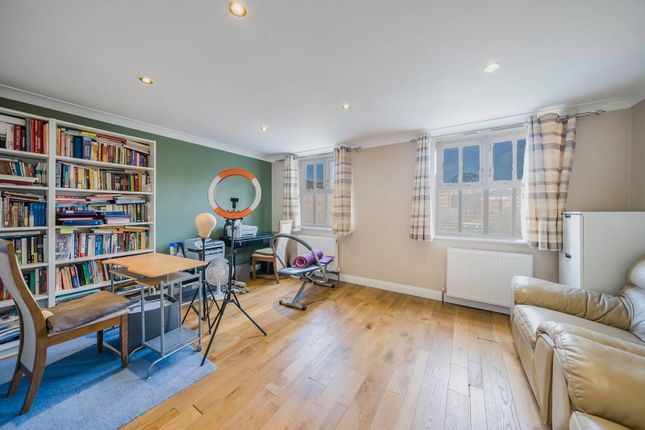 Lisle Close, Tooting Bec, London, SW17 5 bed house for sale