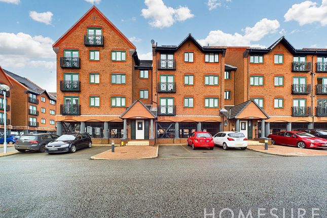 3 bedroom flat for sale