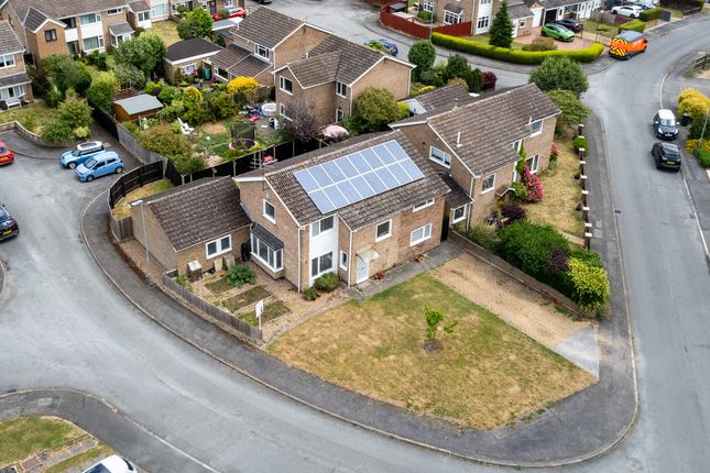 Oldenburg Road, Corby, NN18 4 bed detached house for sale
