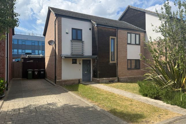 3 bedroom semi-detached house for sale