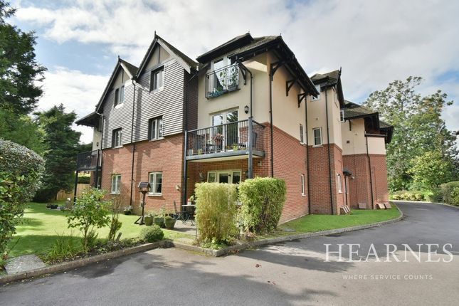 Station Road, West Moors, Ferndown, BH22 2 bed apartment for sale