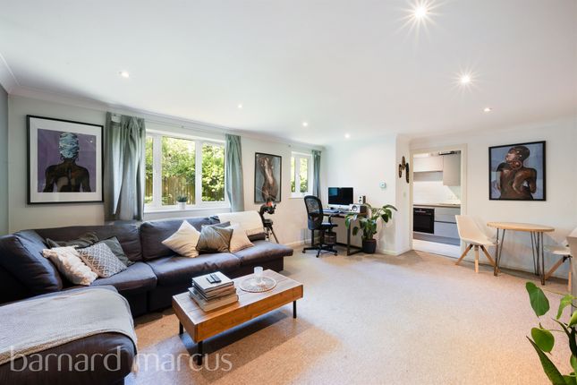 2 bedroom ground floor flat for sale