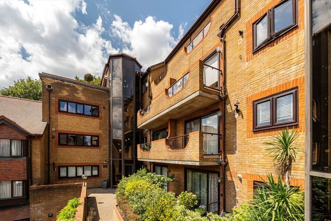 Thornbury Square, London N6 2 bed flat for sale