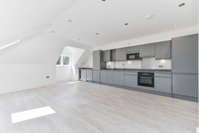81 Grove Road, Sutton SM1 2 bed flat for sale