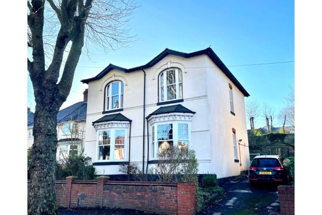 4 bed detached house