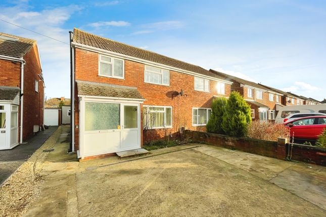 Stratfield Road, Kidlington, OX5 3 bed semi