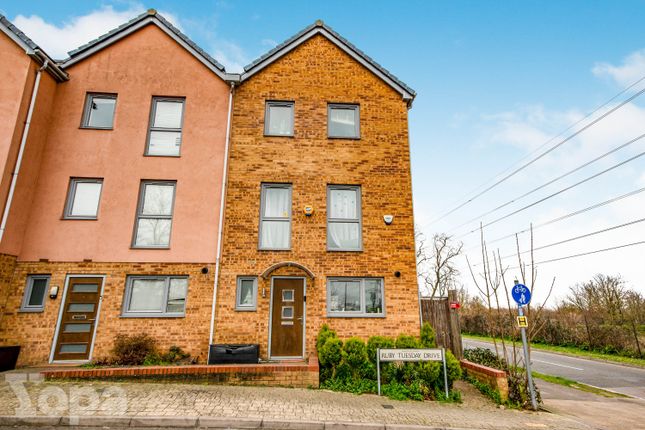 5 bedroom end of terrace house for sale