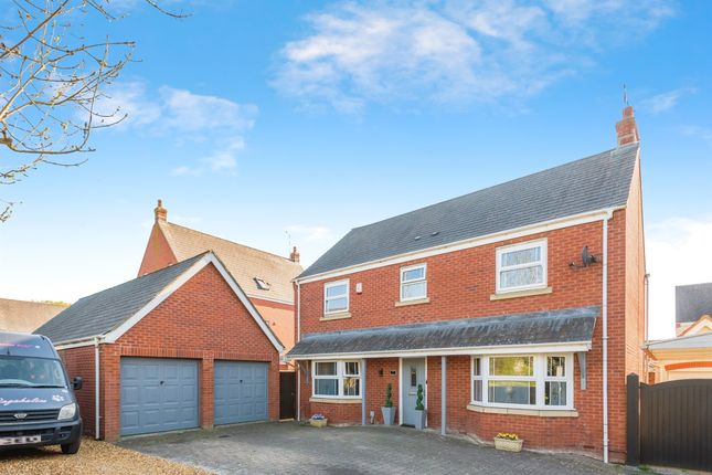 4 bed detached house