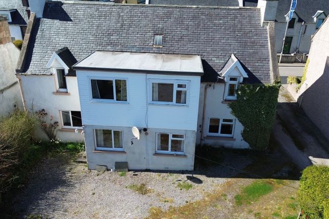 6 bed semi-detached house