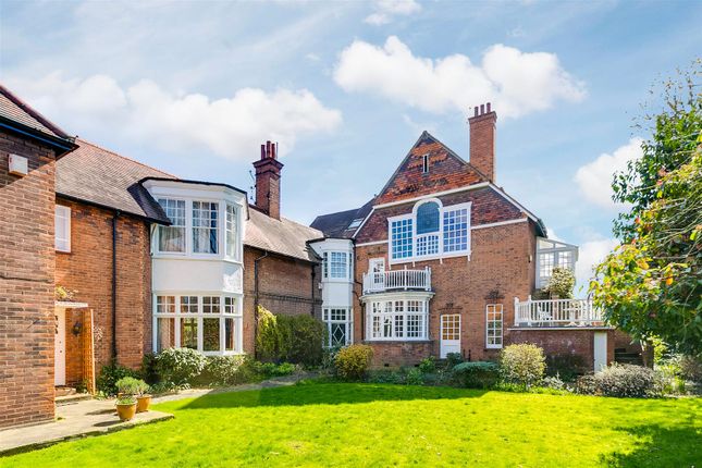 Kara Lodge, Newton Grove, W4 2 bed flat for sale