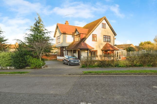 6 bed detached house