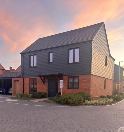 Target Grove, Kings Hill 3 bed detached house for sale