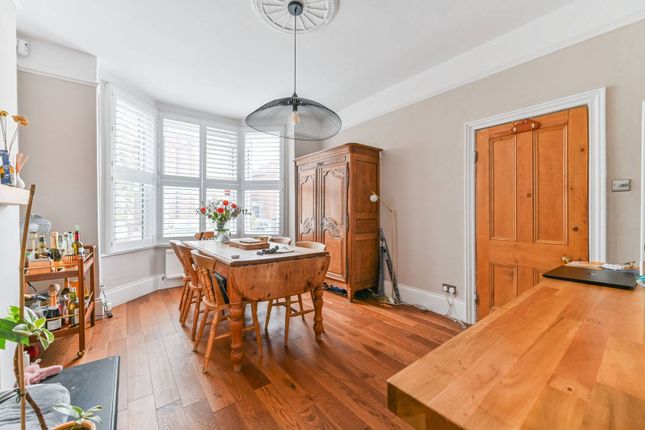 5 bedroom semi-detached house for sale
