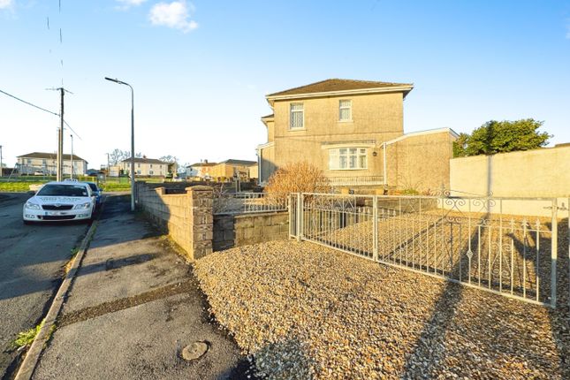 3 bed semi-detached house
