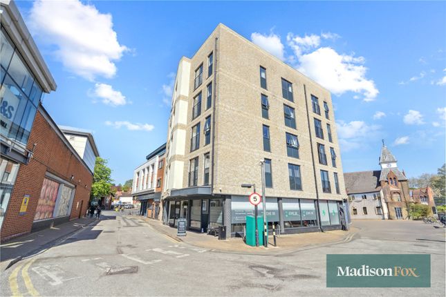 High Road, Essex IG10 1 bed apartment for sale