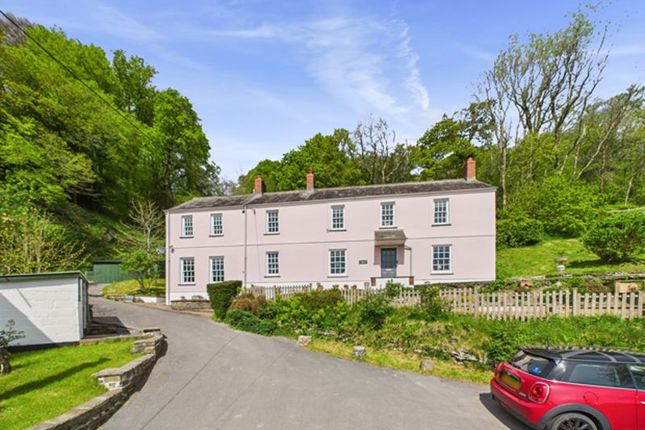 4 bed detached house
