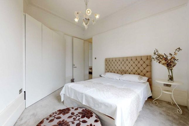 Warwick Avenue, Maida Vale, London, W9 2 bed apartment for sale
