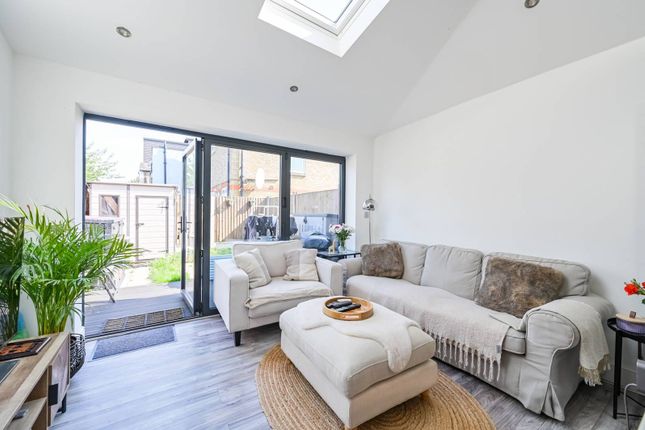 New Road, Chingford, London, E4 5 bed terraced house for sale