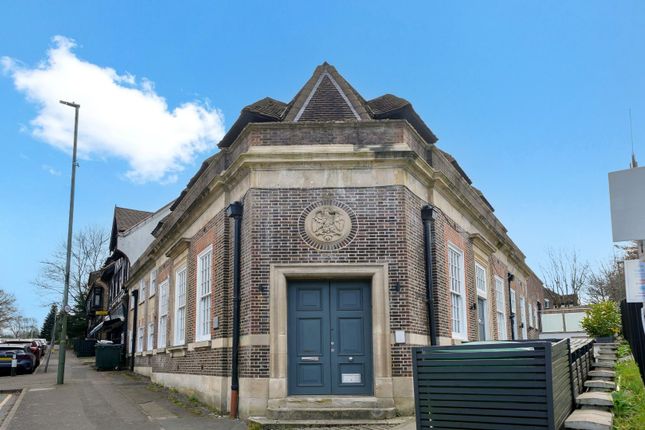 Station Approach, Tadworth KT20 2 bed flat for sale