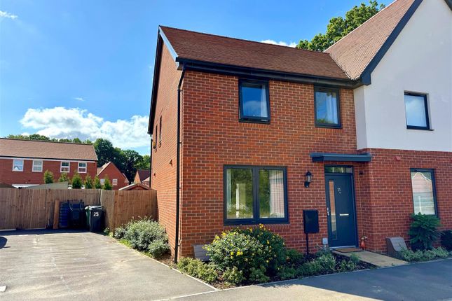 3 bedroom semi-detached house for sale
