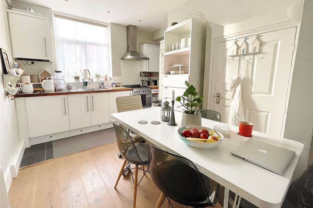 Heene Road, Worthing, West Sussex, BN11 2 bed semi