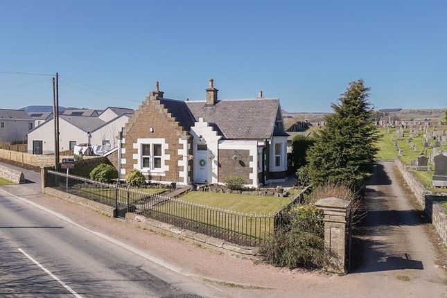 2 bed detached house