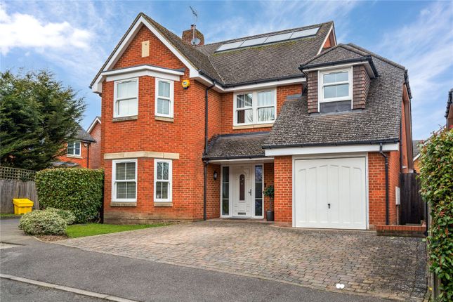 Jubilee Walk, Kings Langley... 5 bed detached house for sale