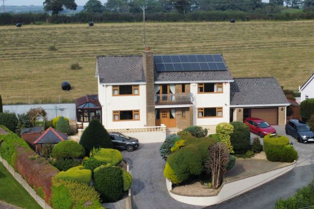 Wellfield Road, Abergwili  SA31 4 bed detached house for sale