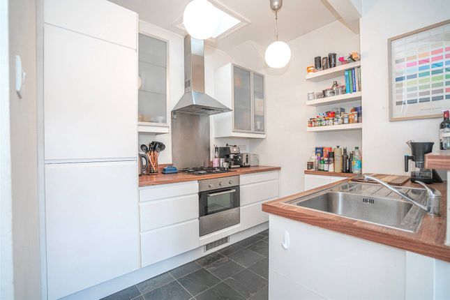 Muswell Hill Road, London, N10 2 bed apartment for sale