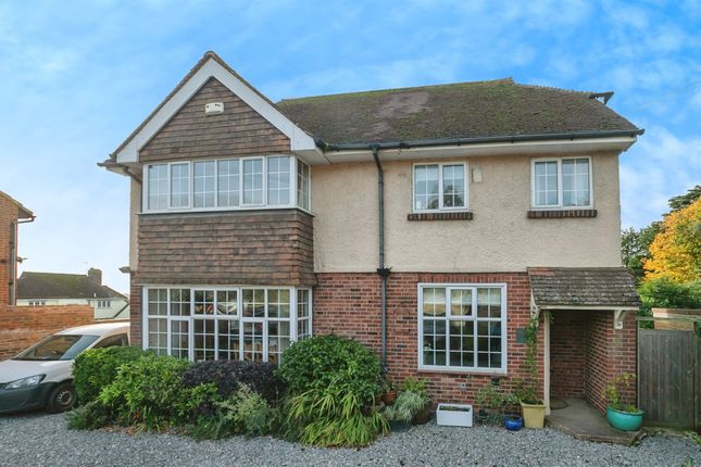 4 bed detached house