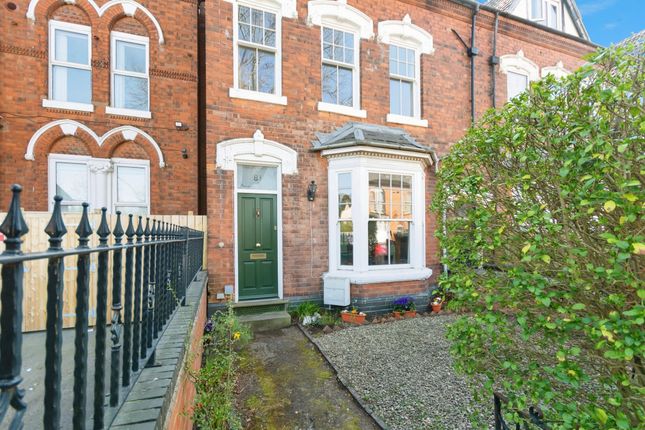 5 bedroom end of terrace house for sale