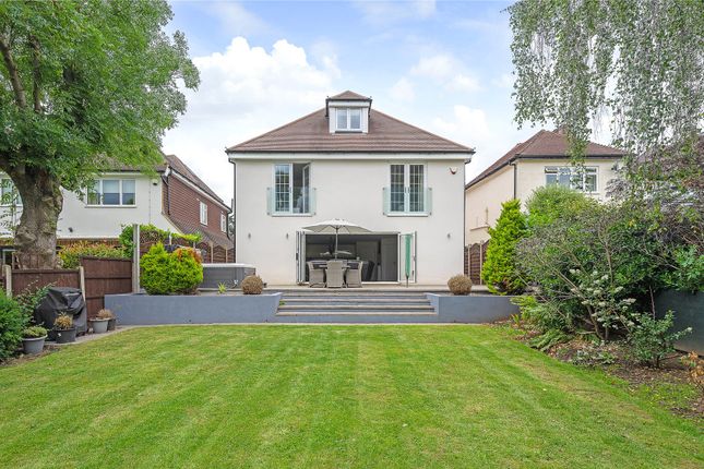 5 bed detached house