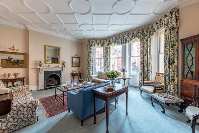 Ambrosden Avenue, London SW1P 3 bed flat for sale