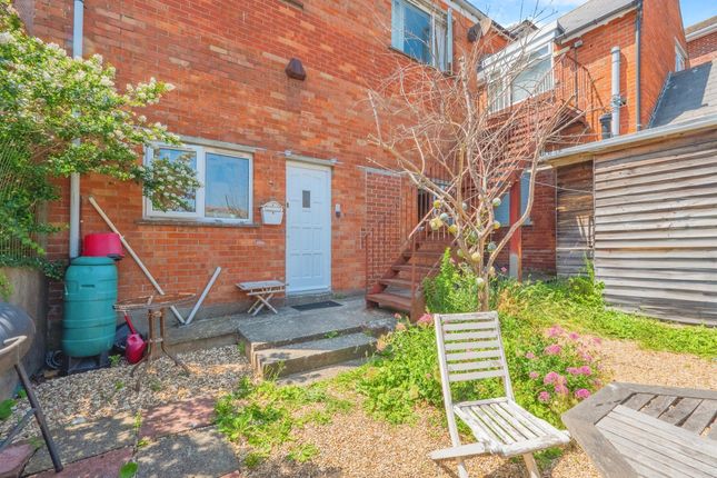2 bedroom ground floor flat for sale