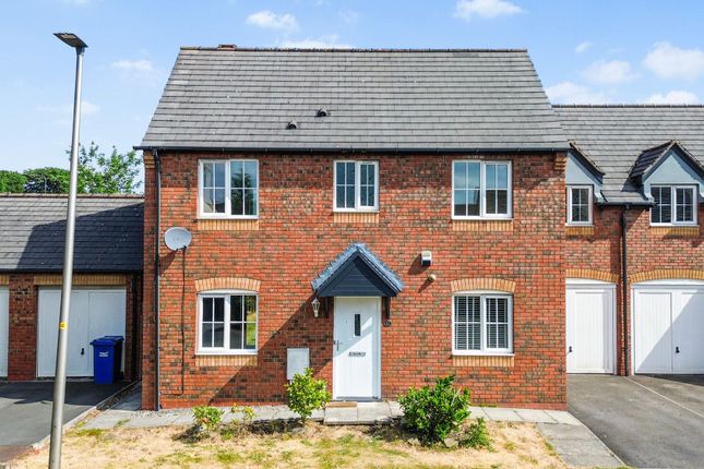 3 bedroom link detached house for sale