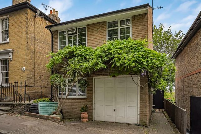 3 bed detached house