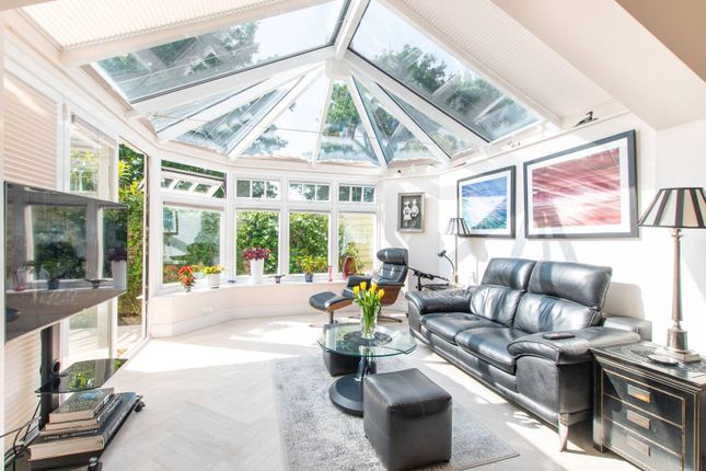 3 bedroom flat for sale