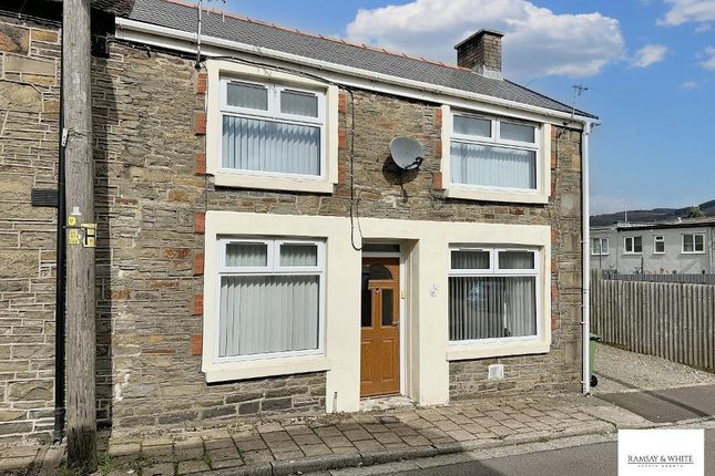 3 bed end terrace house