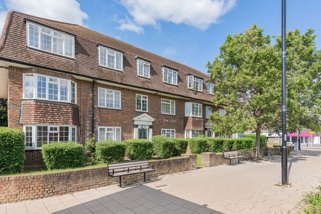 Kingston Road, Surbiton KT5 3 bed flat for sale
