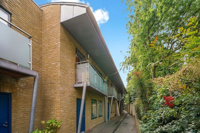 Crayford Mews, London, N7 2 bed house for sale