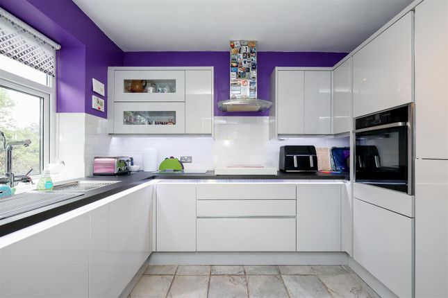 Frensham Drive, London 2 bed flat for sale