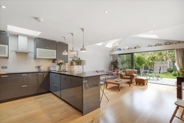 3 bed maisonette