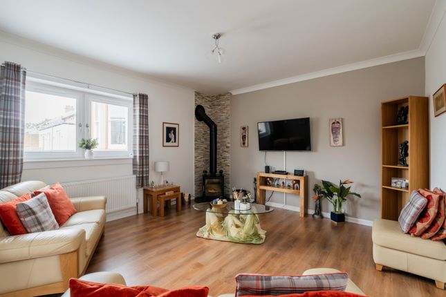 2 bedroom semi-detached villa for sale