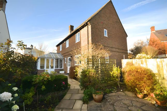 3 bed detached house