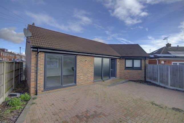 Middletune Avenue, Sittingbourne ME10 1 bed detached bungalow for sale