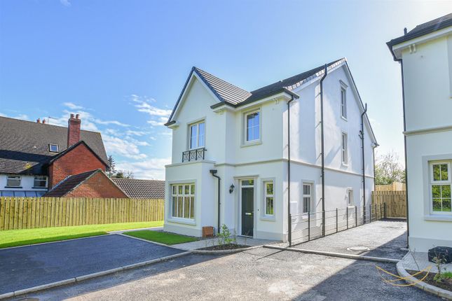 4 bed detached house