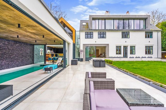 6 bedroom detached house for sale