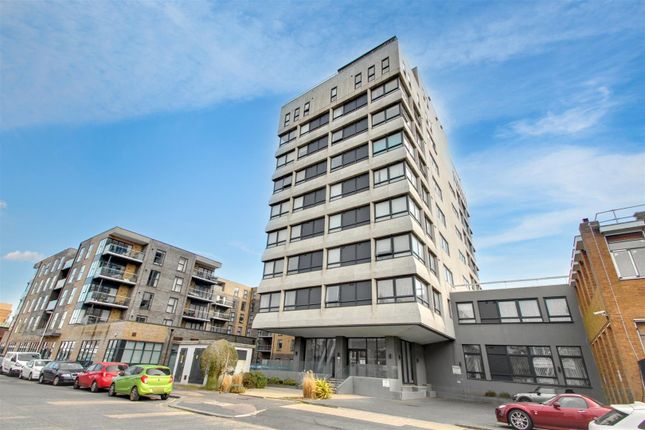 Skyline Apartments, The Causeway... 1 bed flat for sale