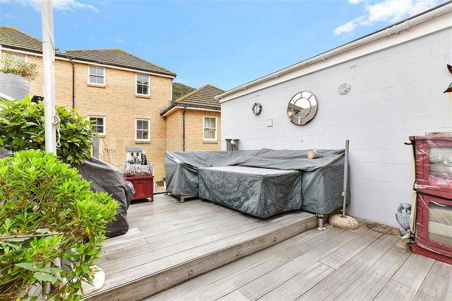 3 bed end terrace house