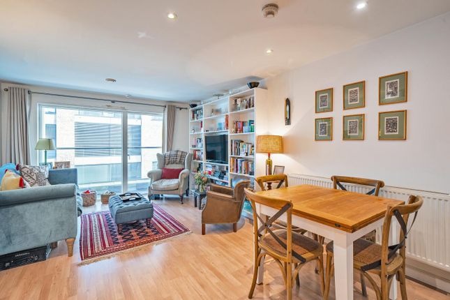 3 bedroom flat for sale